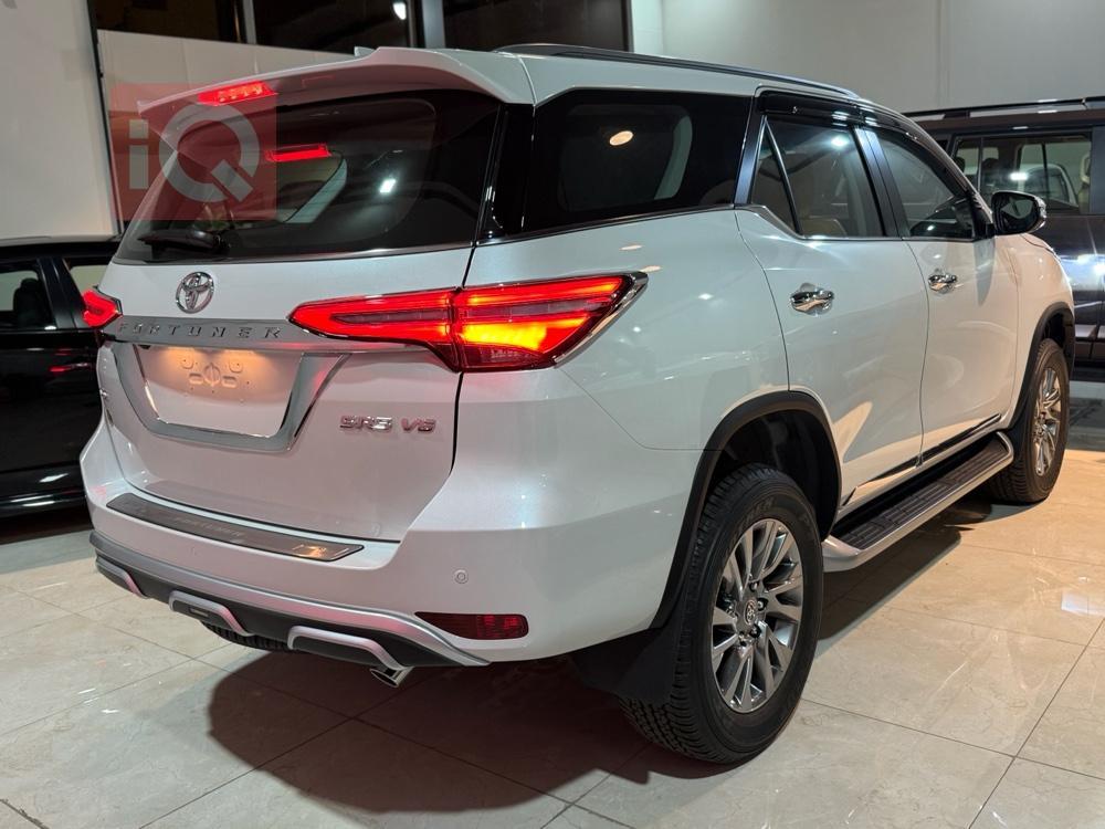 تۆیۆتا فۆرچێنەر